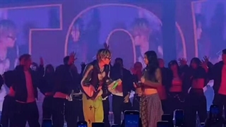 اجرای آهنگ spot از جنی و زیکو در کنسرت