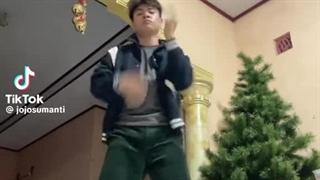 طبقه پایینیا فکر می کنن زلزله اومده بس کن انقدر نپر :) خود بیبی مانستر اینو بیبینن دیگع اجرا نمیکنن خداوکیلی