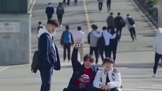 هعععیی چرا این اهنگه یه جوریه