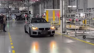 BMW M2 روی خط تولید.