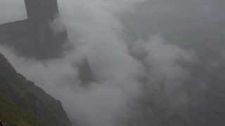 اگه میتونستم میبردمتون اینجا یه چایی تولدی میزدیم بر بدن