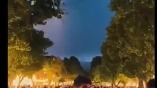 خواننده سونامی زلزله ی استان همدان یزدان رستمی اصل نوازنده آرمان همدی