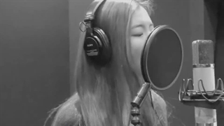 کاور آهنگ issues توسط لیا ایتزی